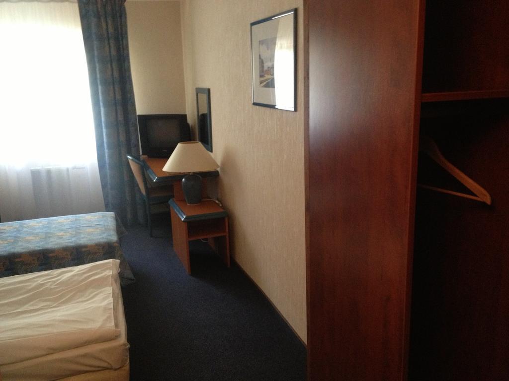 Hotel Tenishouse Marki  Pokoj fotografie