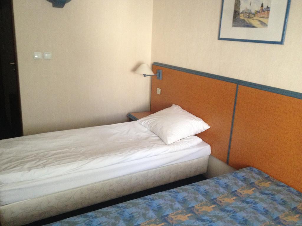 Hotel Tenishouse Marki  Pokoj fotografie
