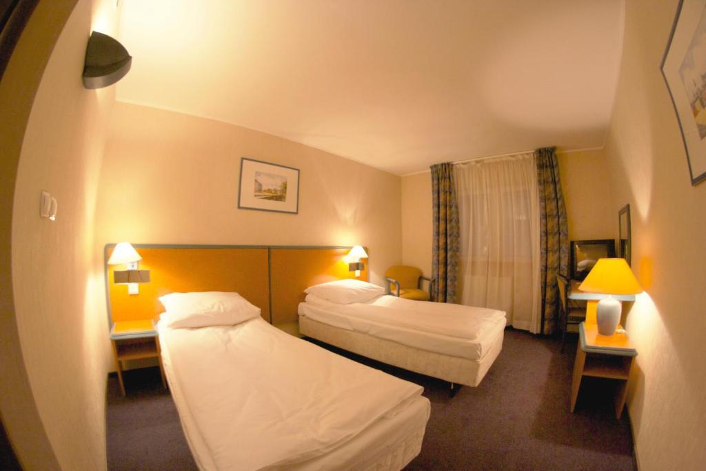 Hotel Tenishouse Marki  Pokoj fotografie